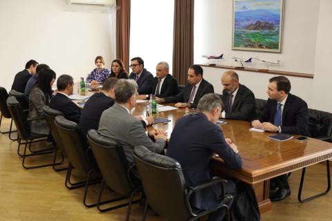 ՏԿԵ նախարարը ու թուրքական պատվիրակությունը քննարկել են Գյումրի–Կարս էլեկտրահաղորդման գծի վերականգնման աշխատանքները