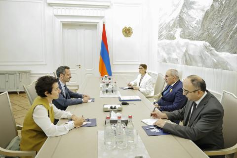 Հայաստանի վարչապետն ու Ֆրանսիայի դեսպանը քննարկել են առաջիկա նախագծերին վերաբերող հարցեր