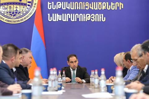 ՀՀ ՏԿԵ նախարարն ու «Ճանապարհային դեպարտամենտ»-ի ներկայացուցիչները քննարկել են մի շարք հարցեր