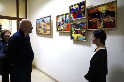 Ազատանի սաների գոբելեն աշխատանքները ներկայացվել են Շիրակի մարզպետարանում