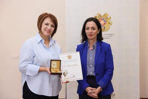 Գրադարանավարի օրվա առթիվ ՀՀ ԿԳՄՍ նախարարը  պարգևատրել է ոլորտի մի խումբ ներկայացուցիչների