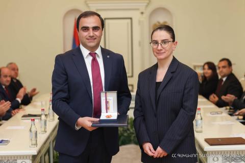 Գնահատվել են Գլխավոր դատախազության ներկայացուցիչների մասնագիտական ծառայությունն ու նվիրումը. պետական պարգևներ՝ դատախազներին