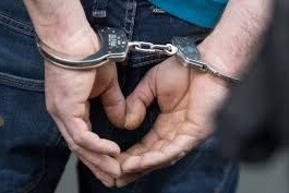 Двое граждан Латвии арестованы по подозрению в незаконном проникновении на британскую авиабазу