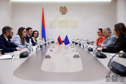 Մարագոսը հայ պատգամավորների հետ հանդիպմանը պարզաբանել է ԵՄ մուտքի արտոնագրերի ազատականացման գործընթացի մանրամասները