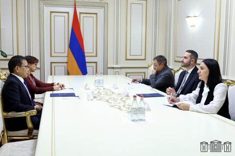 Presidente de la Asamblea Nacional de Armenia y el embajador de la India dialogaron sobre el desarrollo de las relaciones entre sus países