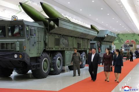 КНДР представила ракету, которая может достичь США, и Трамп не исключил встречи с Ким Чен Ыном в ноябре