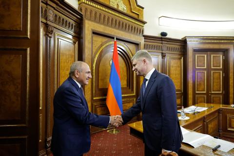 Նիկոլ Փաշինյանն ընդունել է «Ռուսական երկաթուղիներ» ԲԲԸ–ի գլխավոր տնօրենի պատվիրակությանը