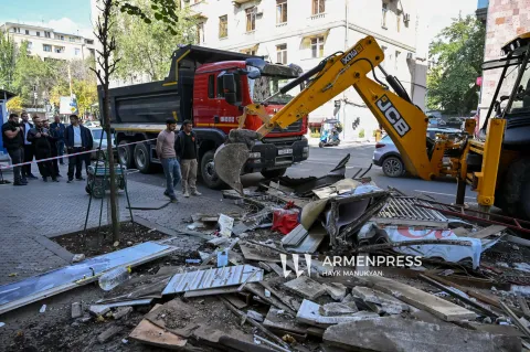 Երևանի Նալբանդյան և Ալեք Մանուկյան փողոցներում ինքնակամ տեղադրված կրպակներ են ապամոնտաժվել