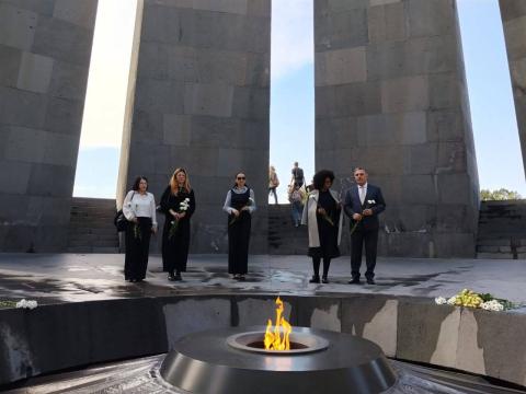Փարիզի քաղաքապետարանի ներկայացուցիչներն այցելել են Հայոց ցեղասպանության հուշահամալիր