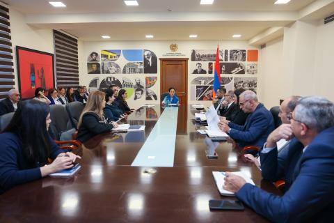 ԿԳՄՍ նախարարի գլխավորությամբ քննարկվել են ուսումնական հաստատությունների ջեռուցման ապահովման հարցերը