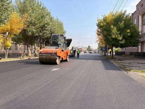 Գյումրիում շարունակվում են փողոցների միջին նորոգման աշխատանքները
