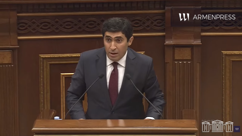 Էդգար Առաքելյանը երդմամբ ստանձնեց պատգամավորի մանդատը