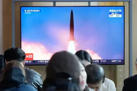 Северная Корея запустила более десятка баллистических ракет в направлении Японского моря