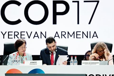 Երևանում անցկացվող COP17 համաժողովի վերջին պաշտոնական լիագումար նիստերն են ընթանում