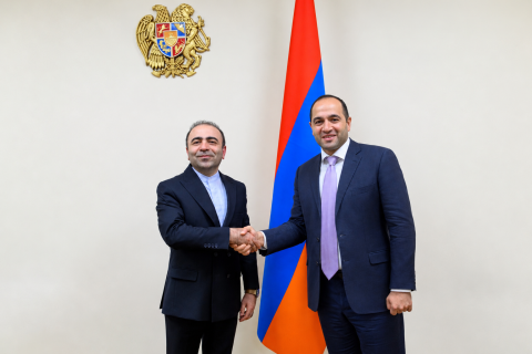 Դավիթ Թադևոսյանն ու Խալիլ Շիրղոլամին քննարկել են Հայաստանի և Իրանի միջև տեխնոլոգիական համագործակցության ընդլայնման հնարավորությունները