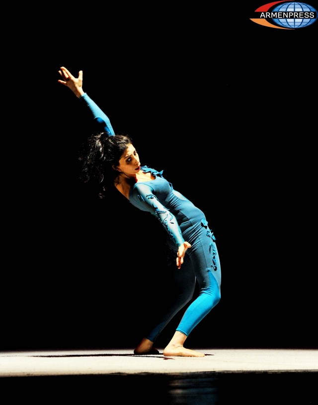 "Man an unknown time" performance