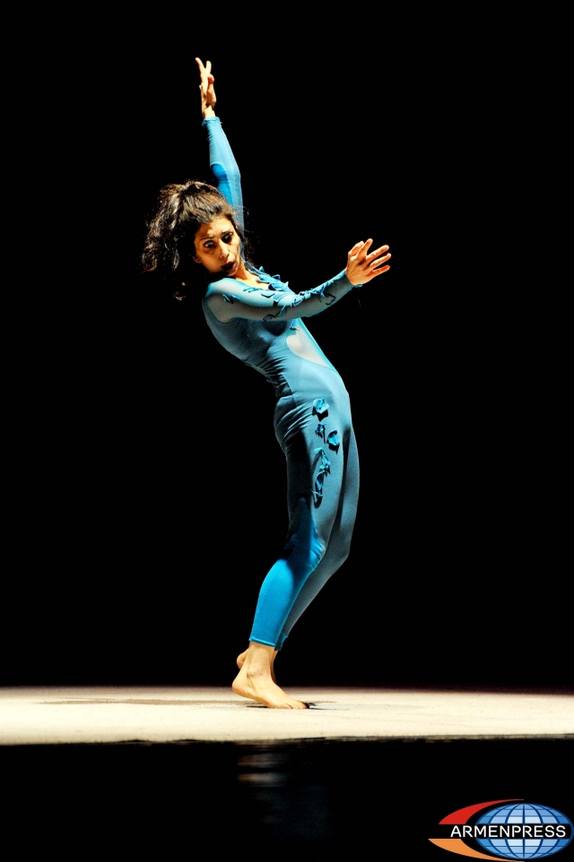 "Man an unknown time" performance