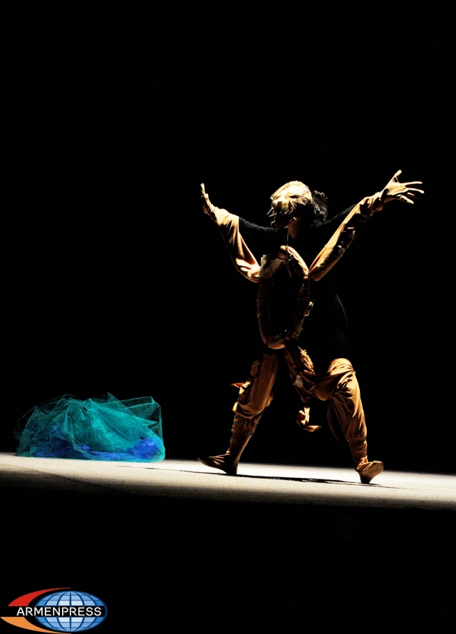 "Man an unknown time" performance