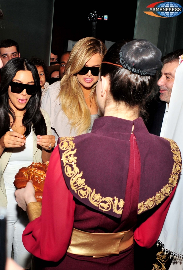 Kim Kardashian, Khloe Kardashian