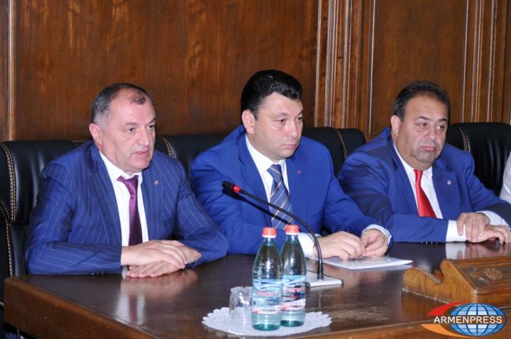 Eduard Sharmazanov, Tachat Vardapetyan, Gagik Meliqyan
