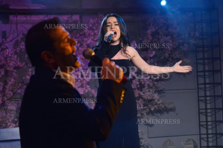 Մաշա Մնջոյան, Արսեն Սաֆարյան