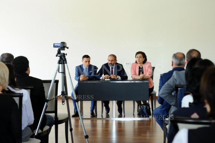 Mkhitar Hayrapetyan, Nikol Pashinyan, Hranush Hakobyan