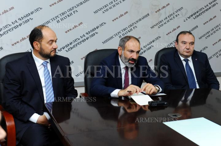 Arayik Harutyunyan, Nikol Pashinyan, Levon Mkrtchyan