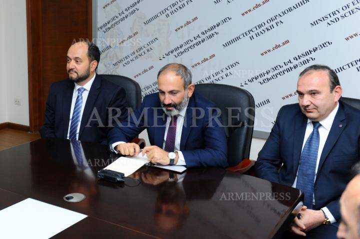 Arayik Harutyunyan, Nikol Pashinyan, Levon Mkrtchyan
