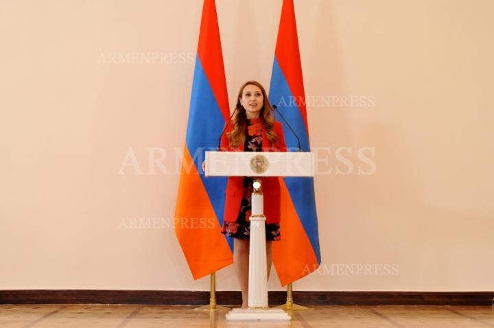 Լիլիթ Մակունց
