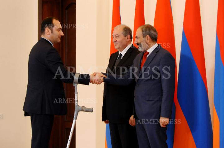 Արտակ Զեյնալյան, Արմեն Սարգսյան, Նիկոլ Փաշինյան