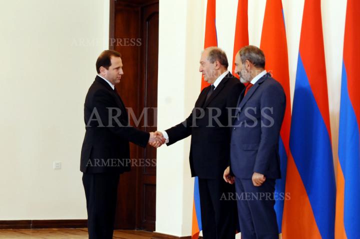 Դավիթ Տոնոյան, Արմեն Սարգսյան, Նիկոլ Փաշինյան