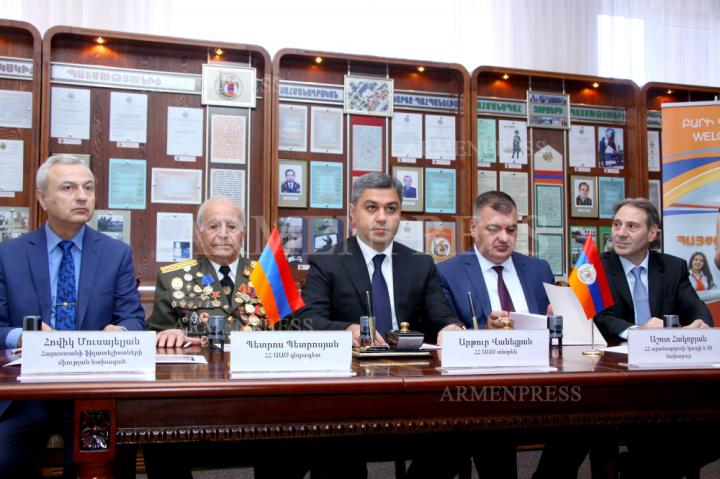 Овик Мусаелян,  Петрос Петросян, Артур Ванецян, Ашот Акопян