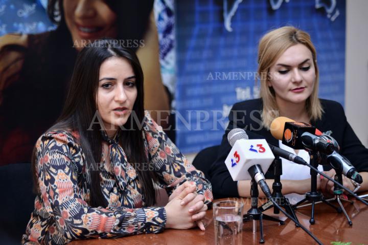 Әйелдердің бөксесі жыртылған суреттер