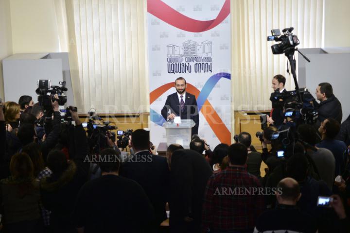 Արարատ Միրզոյան