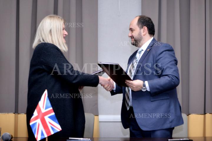 Judit Farnuort, Araik Harutyunyan