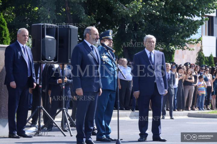 Nikol Pashinyan, Feliks Tsolakyan
