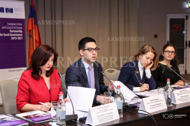 Discussion publique sur le projet de Code pénal arménien
