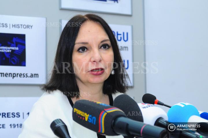 Conférence de presse de la  vice-ministre de l'Éducation, des 
Sciences, de la Culture et des Sports, Narine Khatchatourian 
