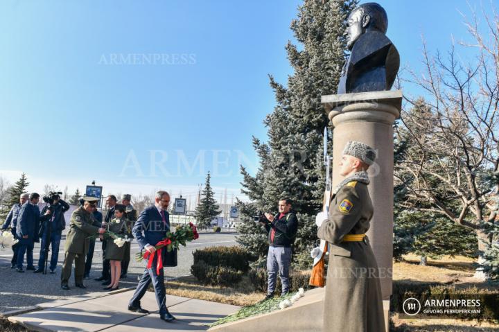 Le Premier ministre de la République d’Arménie, Nikol 
Pashinyan, participe à un événement solennel consacré au 25e 
anniversaire de l'Université militaire Vazgen Sarkissian 

