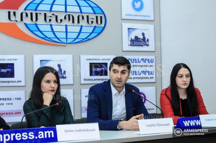 Conférence de presse des politologues Narek Minassian, 
Varduhi Haroutiounian et   de la spécialiste de relations 
internationales Liana Hovhannissian 

