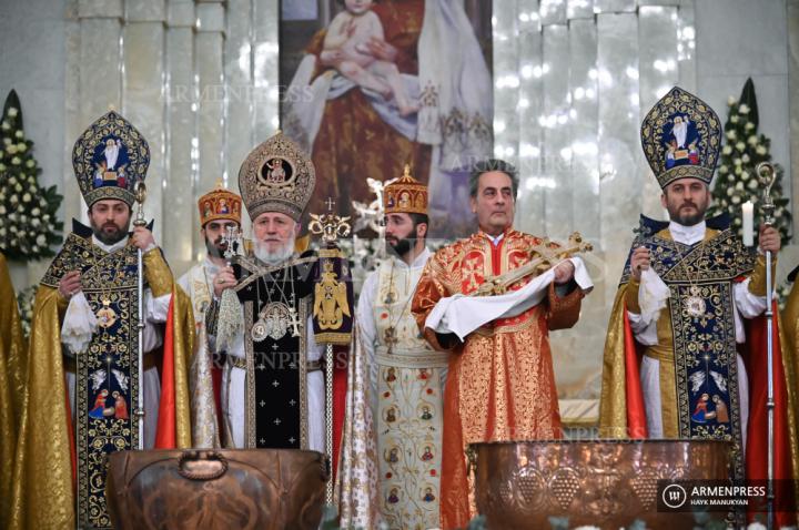 Мesse de l'Epiphanie et de Noël à la cathédrale Saint-Grégoire 
l'Illuminateur d'Erevan