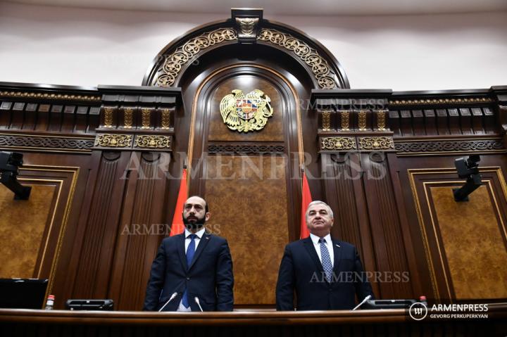 Séance  conjointe de la Commission interparlementaire de 
coopération entre l'Assemblée nationale de la République 
d'Arménie et la République d'Artsakh