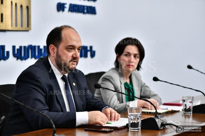 Conférence de presse du ministre de l'Éducation, des Sciences, 
de la Culture et des Sports Araik Haroutiounian
