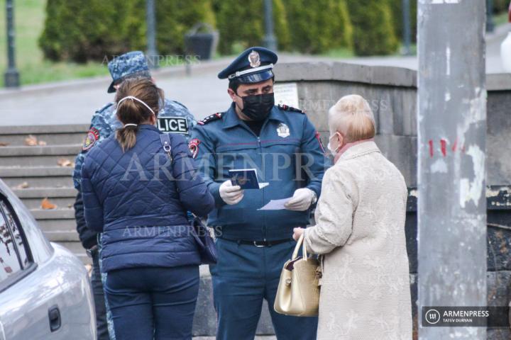 Des agents de différentes unités de Police effectuent des 
inspections dans tout le pays
