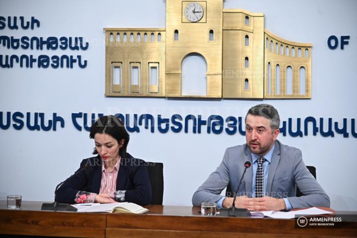 Conférence de presse des vice-ministres de l'Education, des 
Sciences, de la Culture et des Sports Araik Khzmalian et Jeanne 
Andreassian
