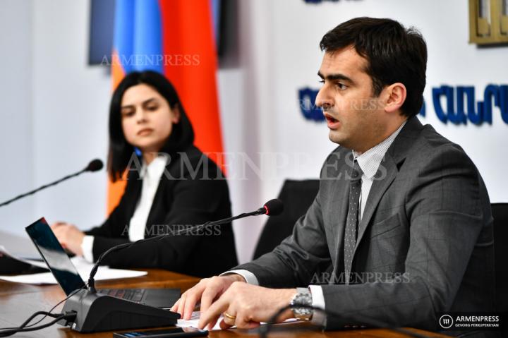 Conférence de presse du ministre de l’Industrie des  Hautes 
technologies Hakob Archakian 