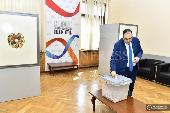 Élection du président de la Banque centrale au Parlement