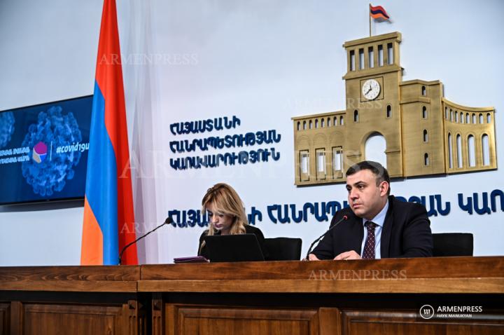 Conférence de presse du vice-ministre de l'Économie Varos 
Simonian