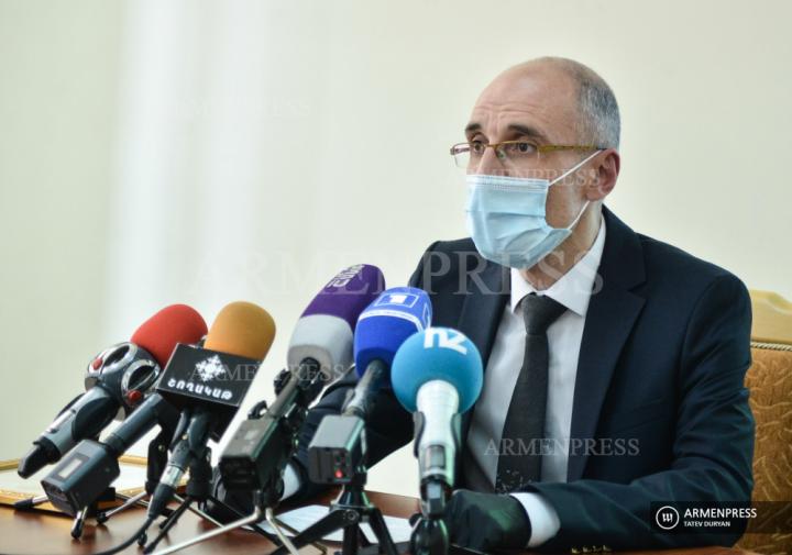 Conférence de presse du directeur par intérim de la 
Bibliothèque nationale d'Arménie Hratchia Saribekian