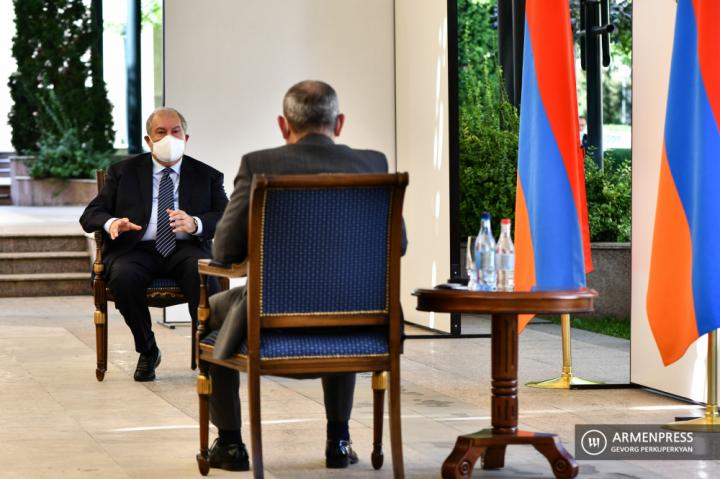 Armen Sarkissian, Nikol Pashinyan